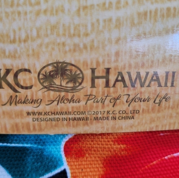 Island Style Vibrant Hawaiian Floral Apron - Picture 6 of 7